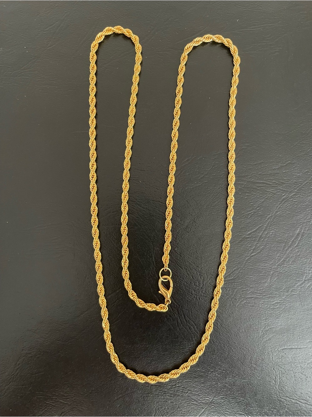 Classic Gold tone Rope Chain Necklace.